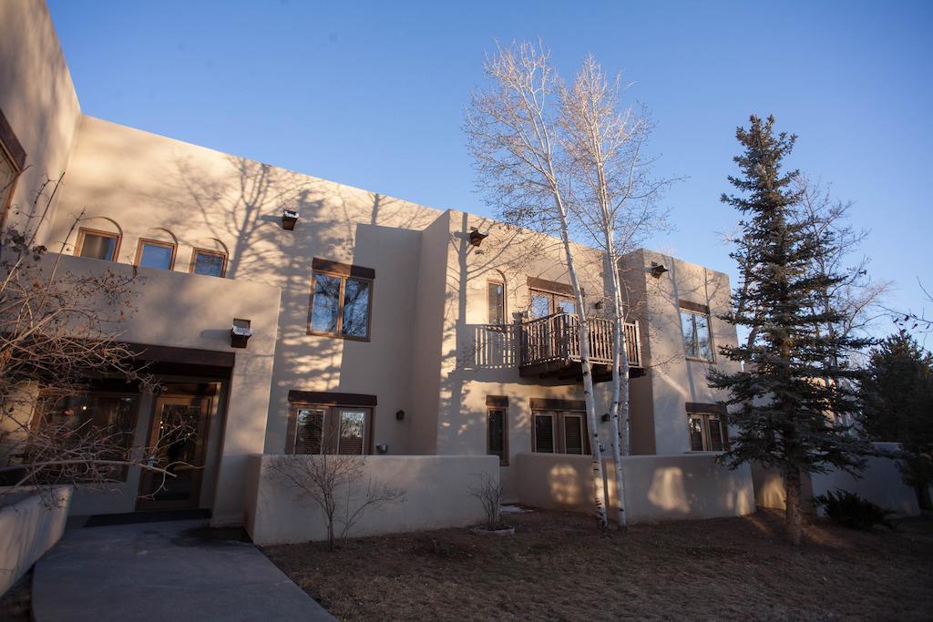 Club Wyndham Taos Hotel Exterior photo